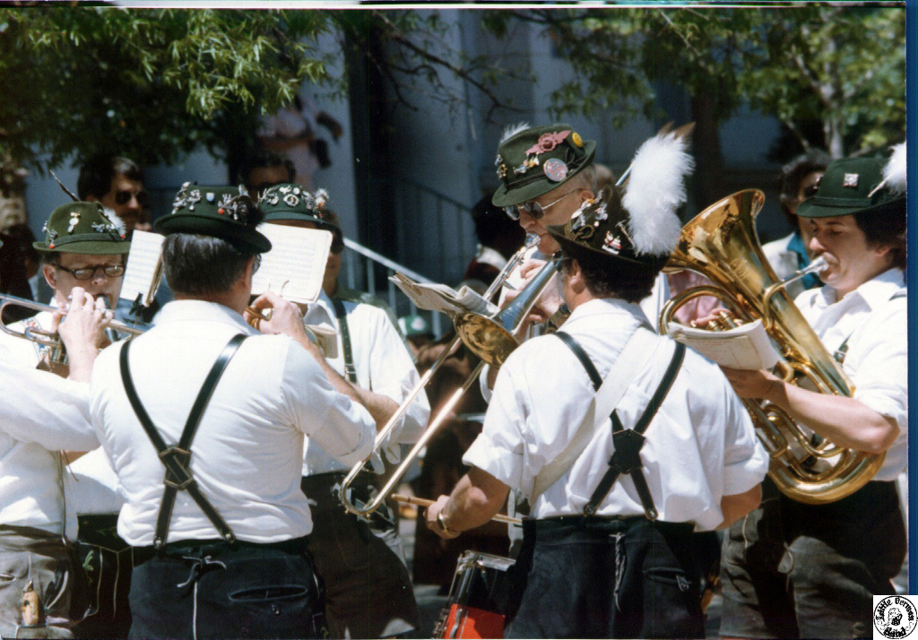 1981 04 15 12 Fayetteville Mall.jpg